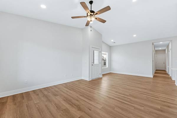849 S Wybern St, Valley Center, KS 67147-8977