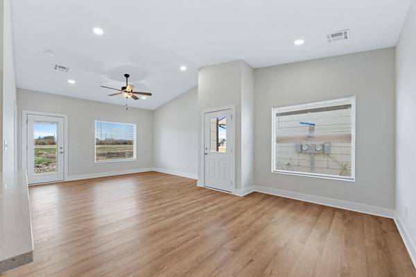 850 S Jay St, Valley Center, KS 67147-8977