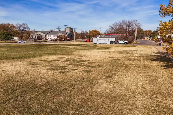 1+/- Acre on Marcella & Huehl, Salina, KS 67401