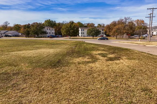 1+/- Acre on Marcella & Huehl, Salina, KS 67401