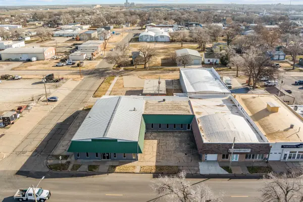 740 N 9th St, Salina, KS 67401
