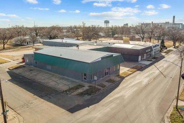 740 N 9th St, Salina, KS 67401