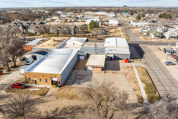 740 N 9th St, Salina, KS 67401