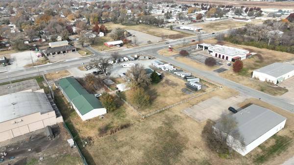 7046 S Broadway Ave, Haysville, KS 67060