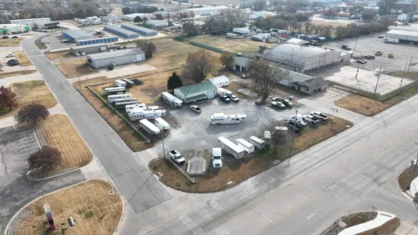 7046 S Broadway Ave, Haysville, KS 67060