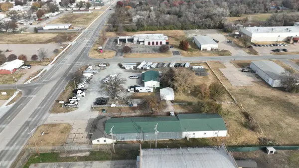 7046 S Broadway Ave, Haysville, KS 67060