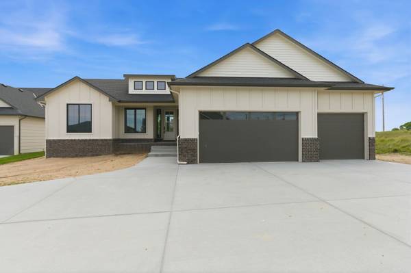 4997 N Emerald, Maize, KS 67101