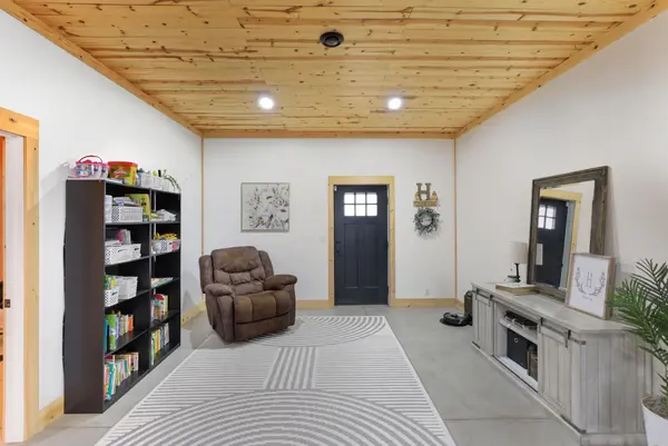 25505 S Haven Rd, Mount Hope, KS 67108