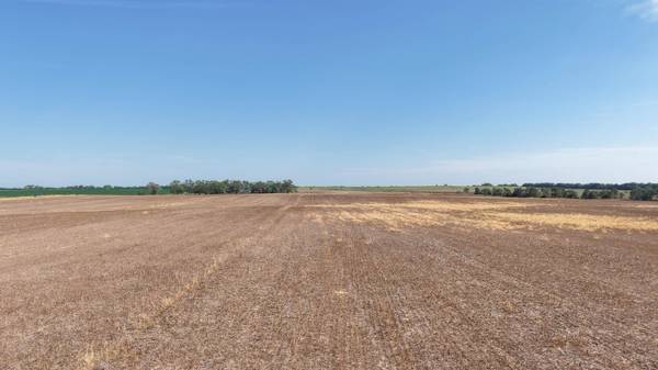 00000 Barn Road, Solomon, KS 67480