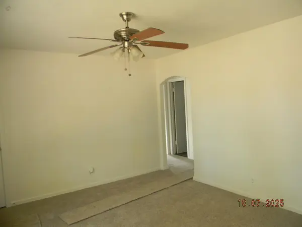215 S Sunset Ave, Haysville, KS 67060