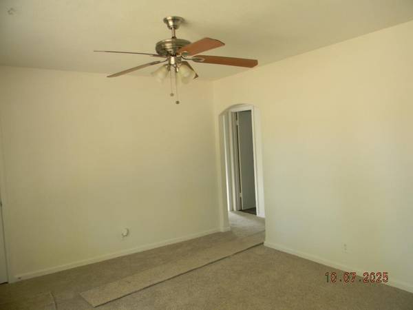 215 S Sunset Ave, Haysville, KS 67060