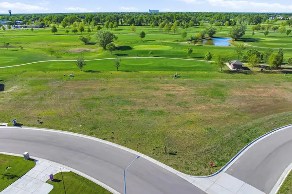 301 W Cherry Oaks St, Cheney, KS 67025