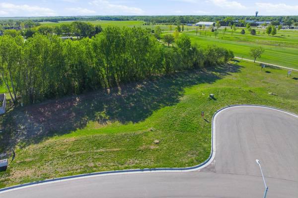 211 W Cherry Oaks St, Cheney, KS 67025
