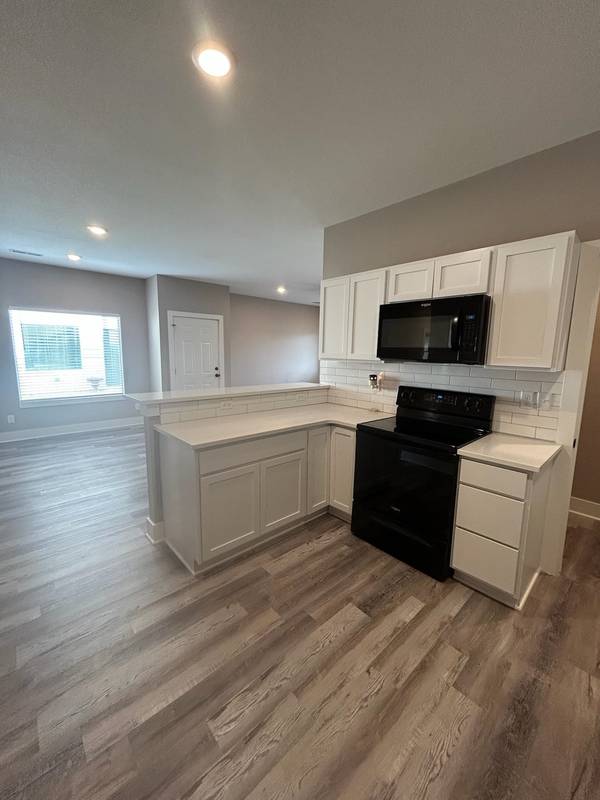 12056-12058 W 33rd St N, Wichita, KS 67205