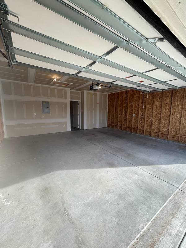 12056-12058 W 33rd St N, Wichita, KS 67205