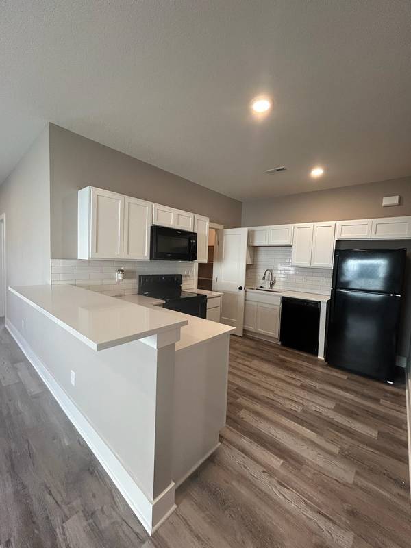 12130-12132 W 33rd St N, Wichita, KS 67205