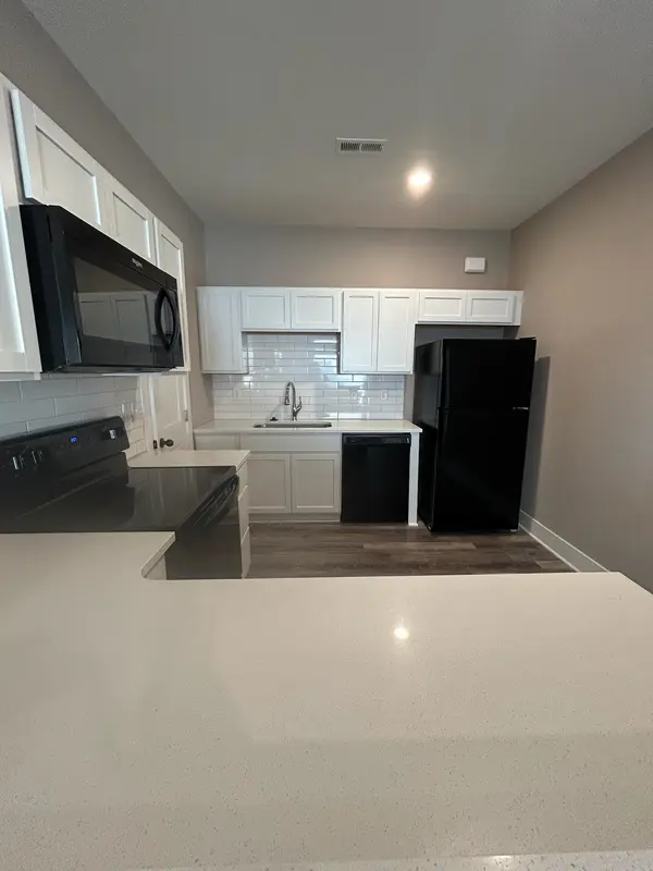 12130-12132 W 33rd St N, Wichita, KS 67205