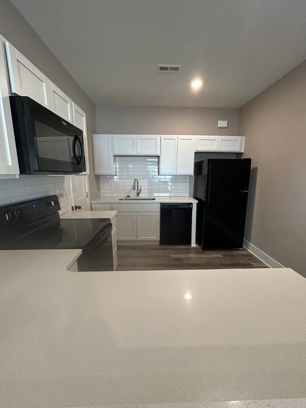 12130-12132 W 33rd St N, Wichita, KS 67205