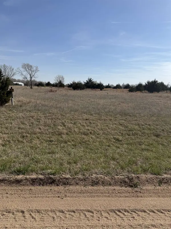1667 W Bryce Dr., Milton, KS 67106