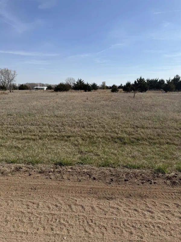 1671 W Bryce Dr., Milton, KS 67106