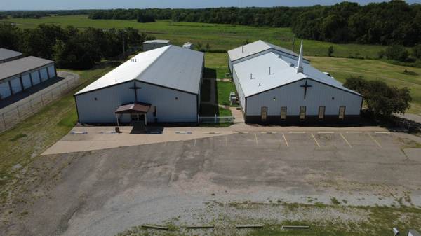 326 W Botkin St, Wellington, KS 67152