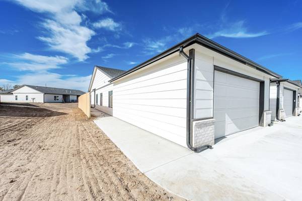 504 E Harper St, Valley Center, KS 67147-8948