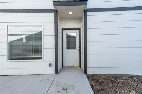 504 E Harper St, Valley Center, KS 67147-8948