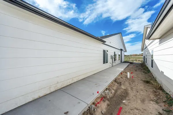 506 E Harper St, Valley Center, KS 67147-8948