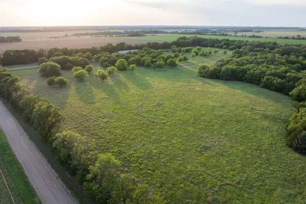 21950 W 79th St S, Viola, KS 67149