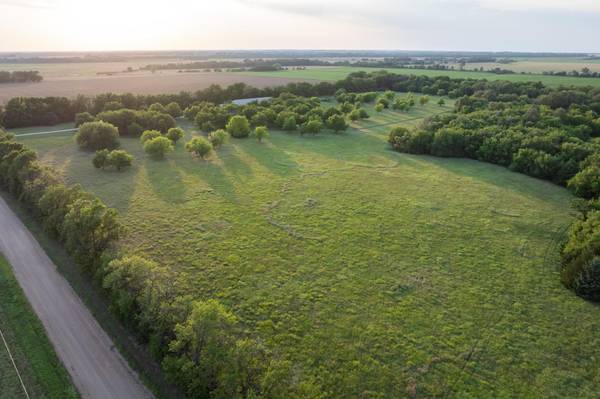 21950 W 79th St S, Viola, KS 67149