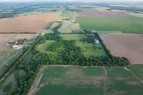 21950 W 79th St S, Viola, KS 67149
