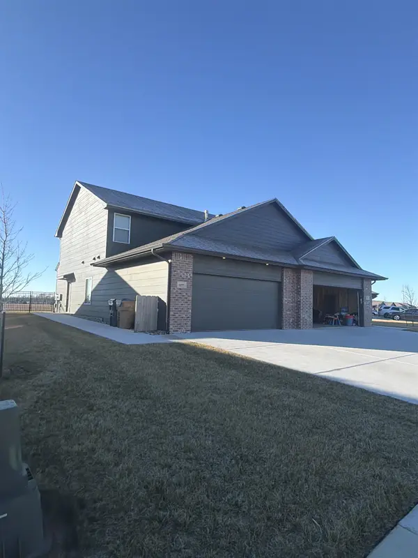 16555-16557 W Lynndale St, Goddard, KS 67052