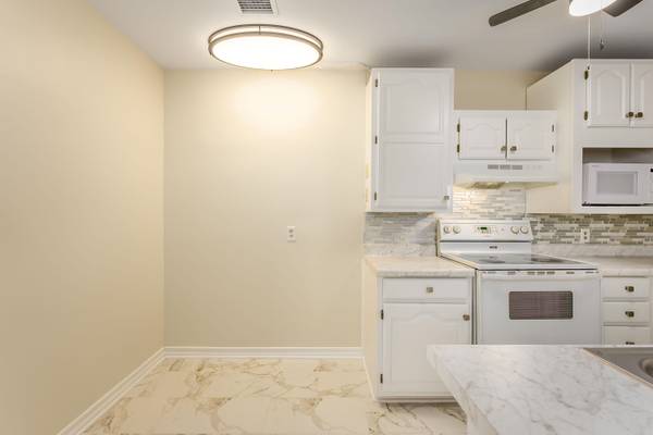 115 S Rutan Ave 5 E, Wichita, KS 67218