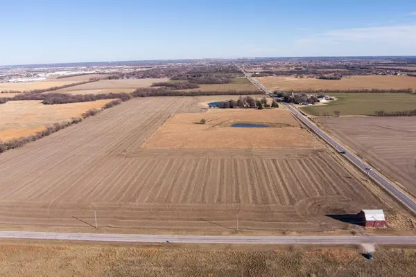 000 W MacArthur, Wichita, KS 67215