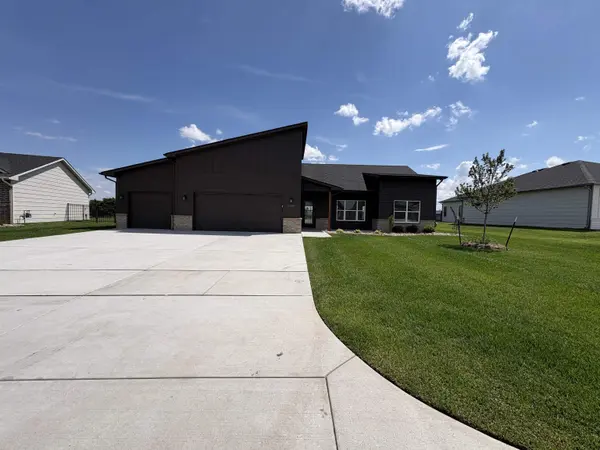 1149 Trek Cir, Goddard, KS 67052