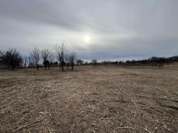 645 W Grandview Dr., Kaw City, OK 74641