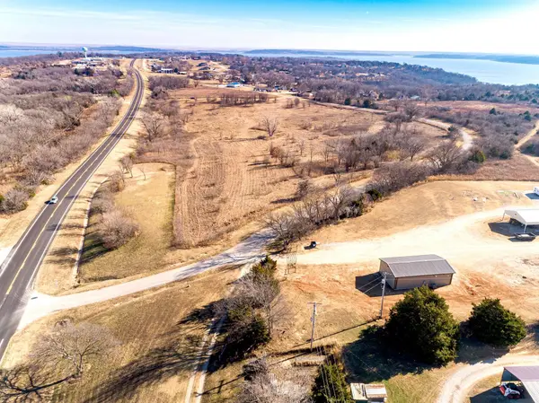 646 W Grandview Dr., Kaw City, OK 74641