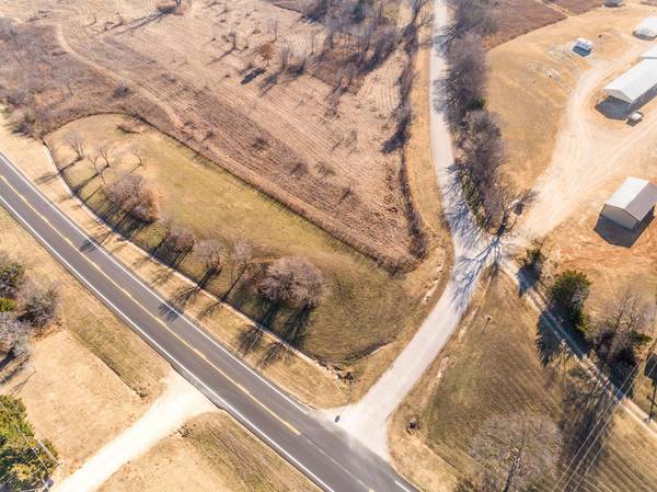 646 W Grandview Dr., Kaw City, OK 74641
