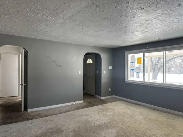 1902 S Roosevelt St, Wichita, KS 67218