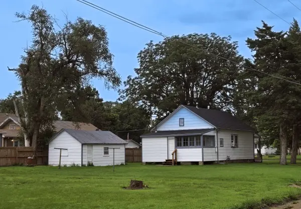 301 N Poplar St, Solomon, KS 67480