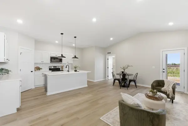 3737 W Longleaf St, Wichita, KS 67205