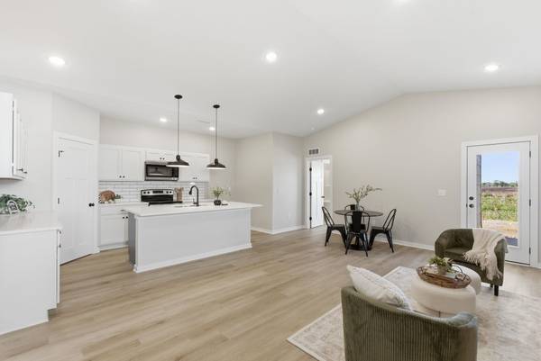 3737 W Longleaf St, Wichita, KS 67205