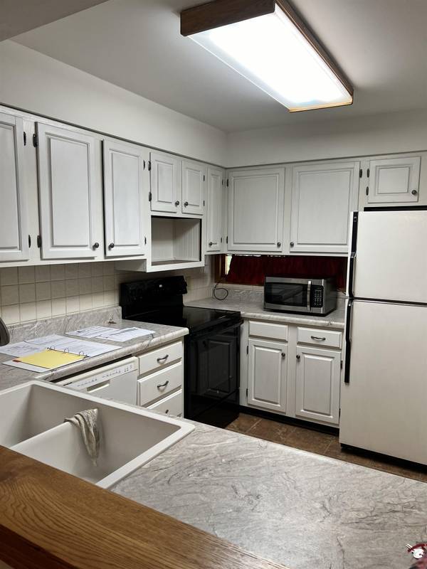 1500 E 10th Ave Apt B2, Winfield, KS 67156