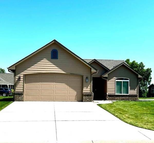 4426 Niblick Dr, Winfield, KS 67156