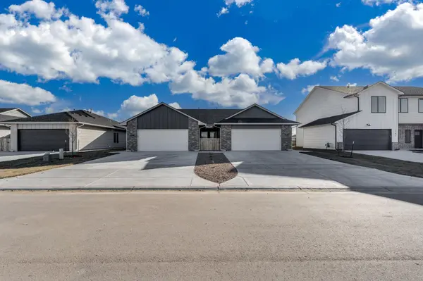 3006 N Westridge Dr, Wichita, KS 67205