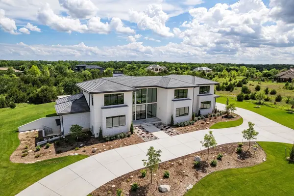 1307 E Bluestem Ct, Andover, KS 67002