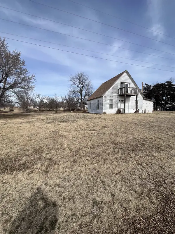 104 W Central, Zenda, KS 67159