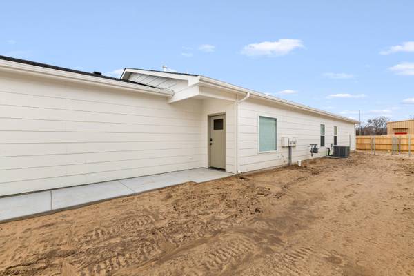 2459 W MacArthur Ct, Wichita, KS 67217