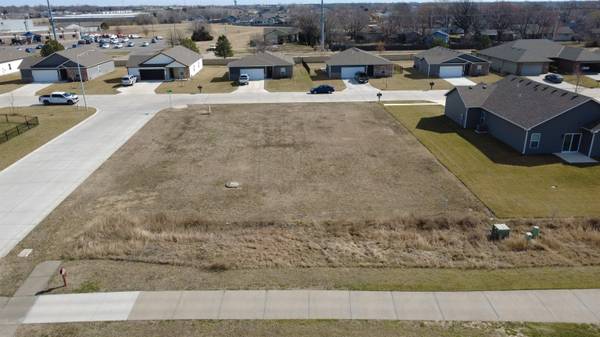 1701 Casey, Newton, KS 67114