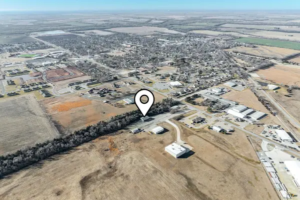 839 E Commercial St, Clearwater, KS 67026